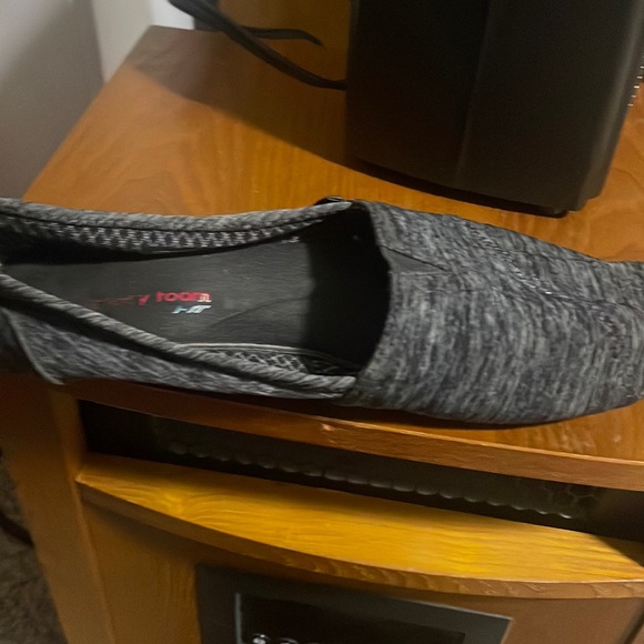 Bobs - Picture 1 of 1